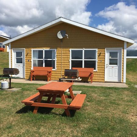 Ocean View Motel And Chalets Cheticamp Exterior photo