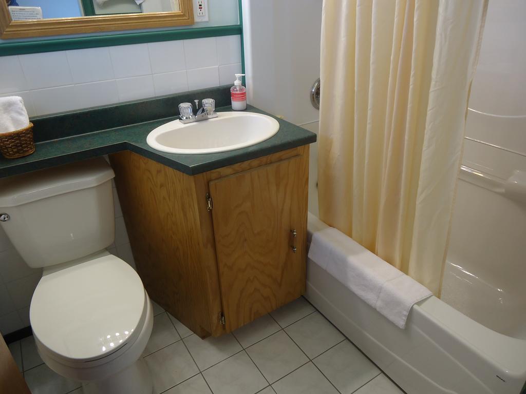 Ocean View Motel And Chalets Cheticamp Room photo